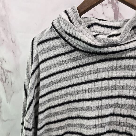 Saturday Sunday Shirt Women Medium Gray Black Striped Cowl Turtleneck Swing Low - Picture 2 of 10